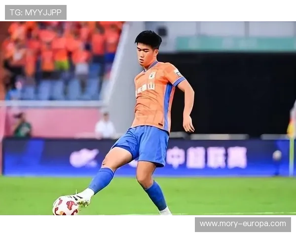 彭啸破门李昊神扑 国足胜袋鼠